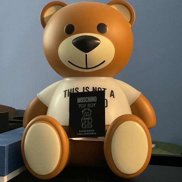 MOSCHiNO SAMPLE SCENTS - Picture 5 of 7